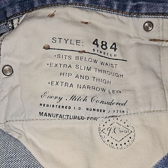 J. Crew Men's Blue Jeans Style 484 31x30 Distressed. - Picture 8 of 8